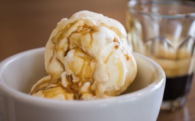 A bowl of ice cream